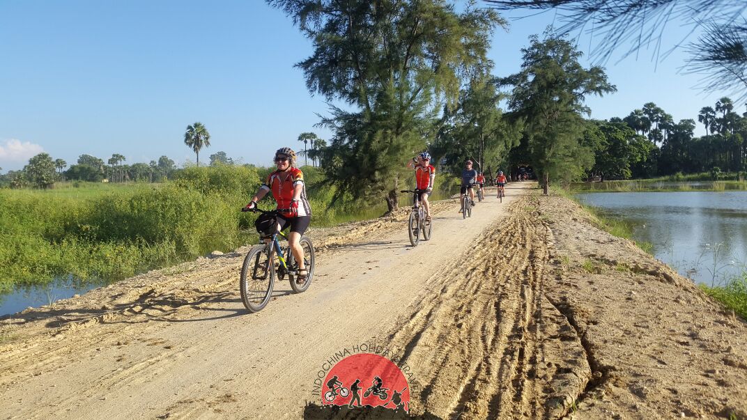 7 Days Hochiminh City to Hanoi Express Cycling Tour