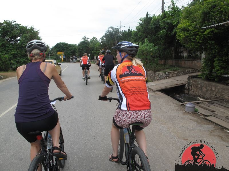 Hue Cycle To Nha Trang Beach – 4 Days