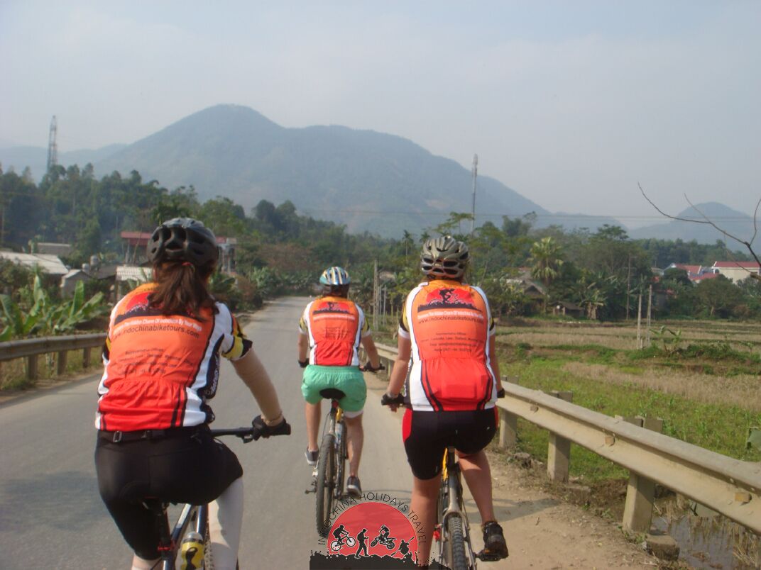 Vietnam Adventure Cycle To Hill Tribes – 12 days 1