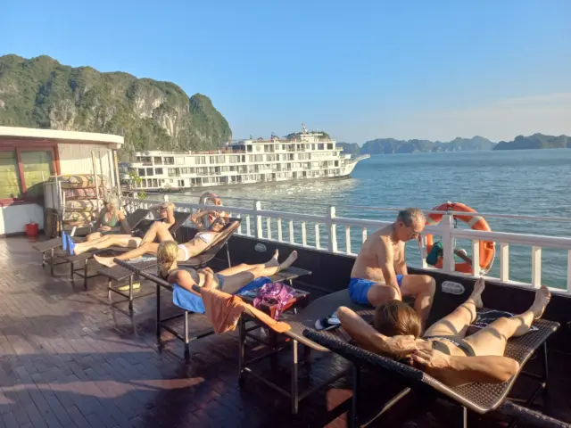 15 Days Cycling from Ho Chi Minh city to Halong cruise - Hanoi