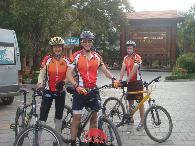 Vietnam Adventure Cycle To Hill Tribes – 12 days 4